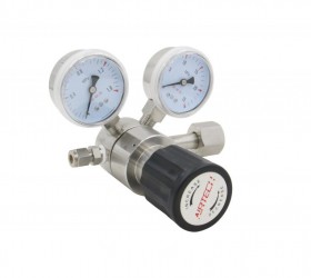 Single stage stainless steel regulator